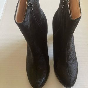 Black velvet Boot